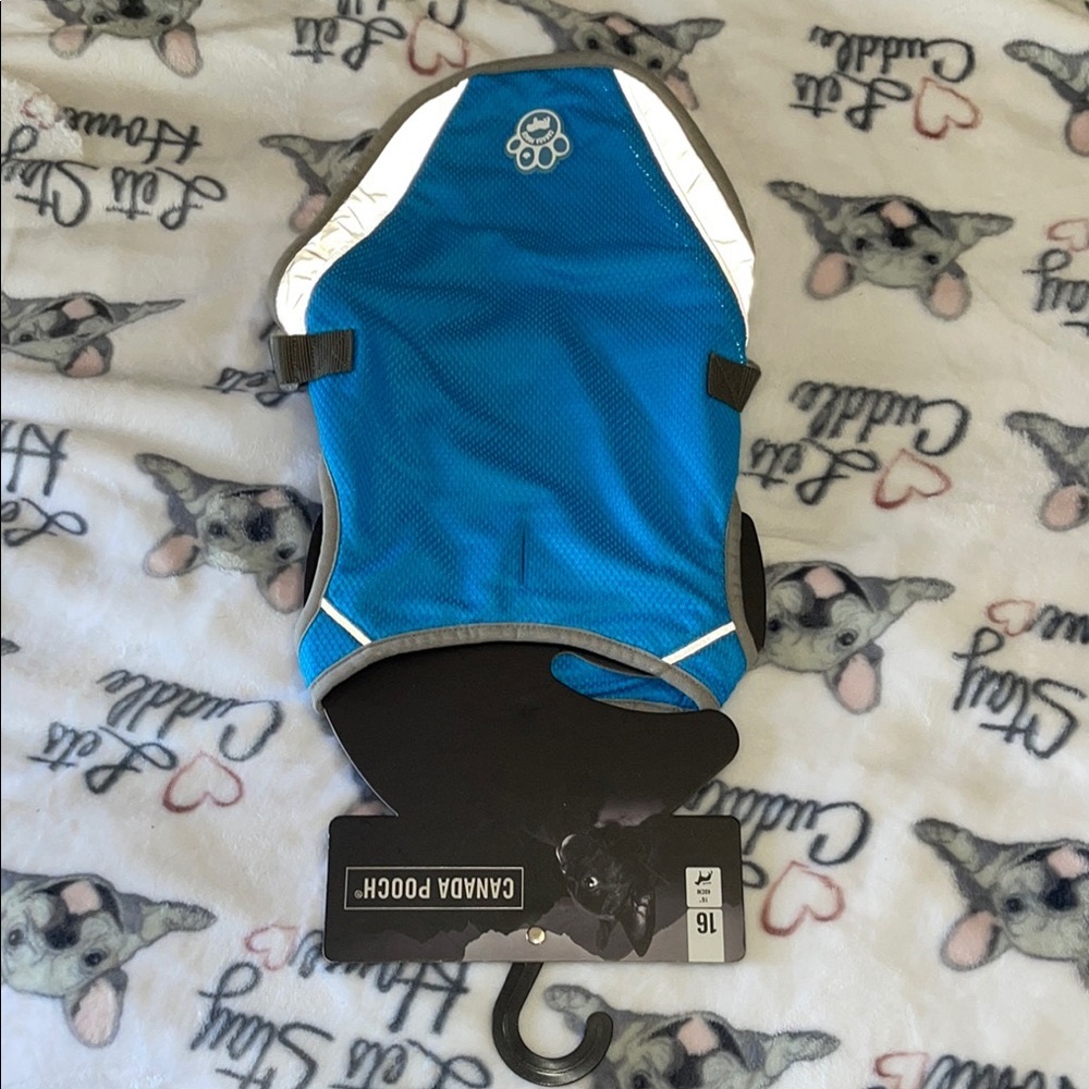 Canada Pooch size 16
Blue Dog Vest with Reflective Trim